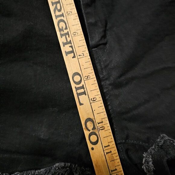 EUC LEVI'S STRAUSS SIGNATURE JET BLACK RAW HEM HIGH RISE SHORTS SIZE 12/31 - Picture 12 of 12
